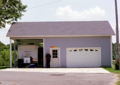 Custom garage with distinctive design features by MasterCraft Construction