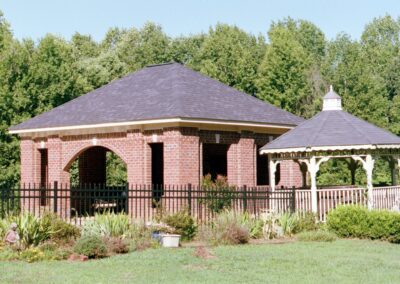 Custom garage with distinctive design features by MasterCraft Construction
