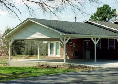 Custom garage with distinctive design features by MasterCraft Construction
