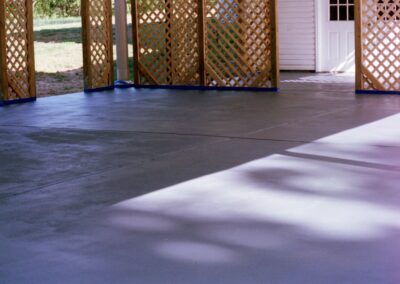 Custom garage with distinctive design features by MasterCraft Construction