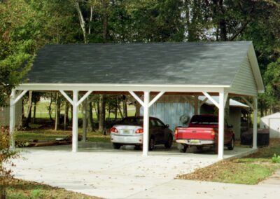 Custom garage with distinctive design features by MasterCraft Construction