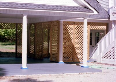Custom garage with distinctive design features by MasterCraft Construction