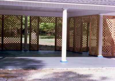 Custom garage with distinctive design features by MasterCraft Construction